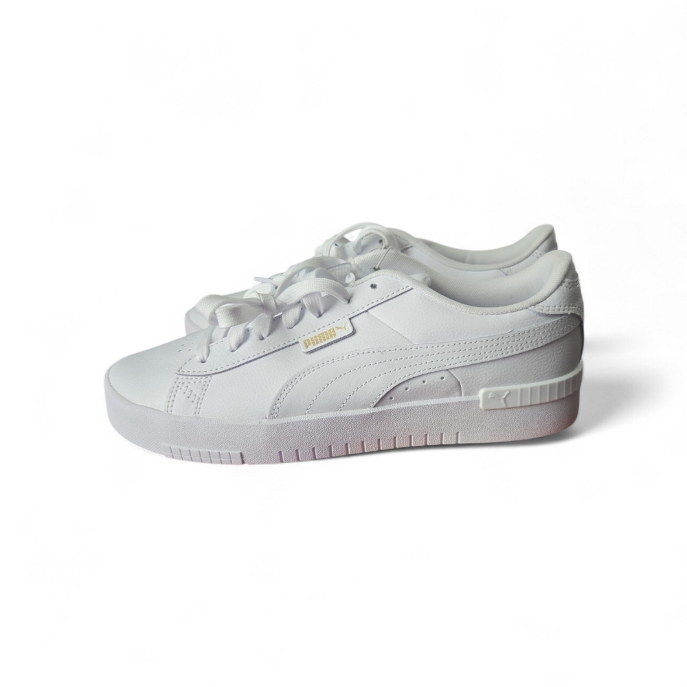 New In Box Womans PUMA Court Sneaker